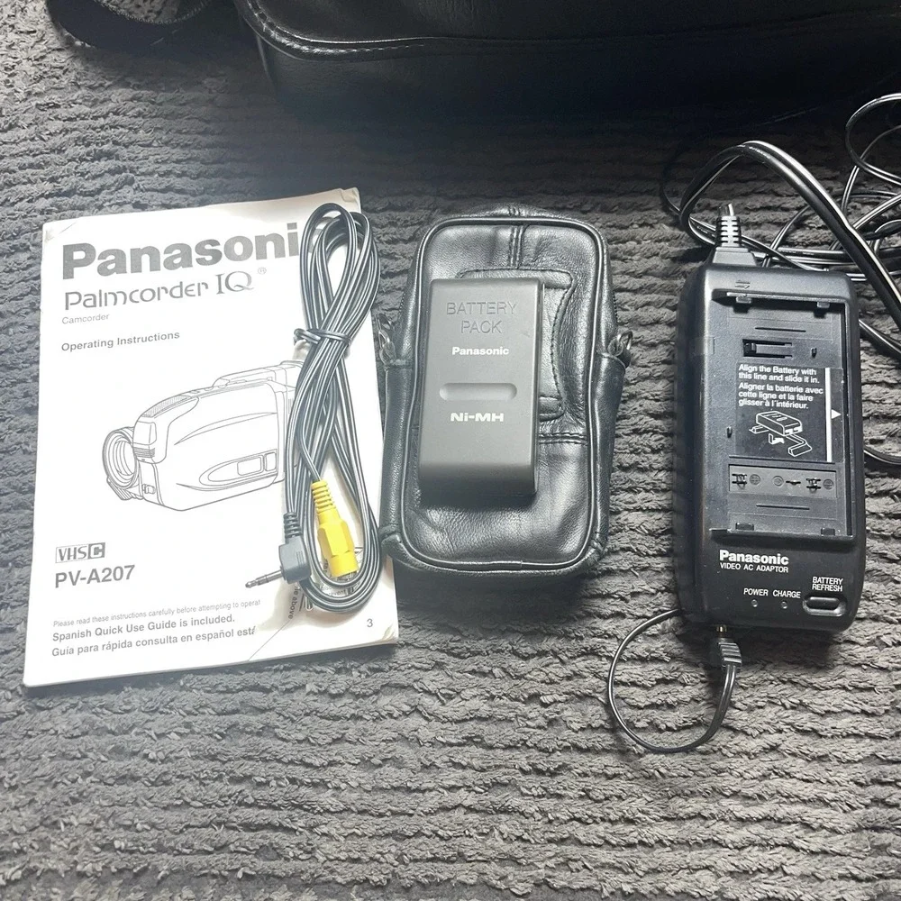 Panasonic‎ PV-A207D VHS-C Camcorder 14x Zoom Palmcorder w/ Bag Bundle